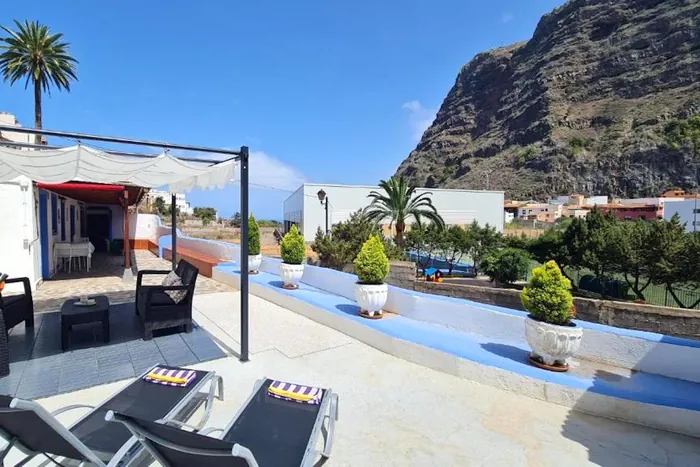 Vues sur la montagne et le village depuis la terrasse de Casa Marcos, Agulo, La Gomera